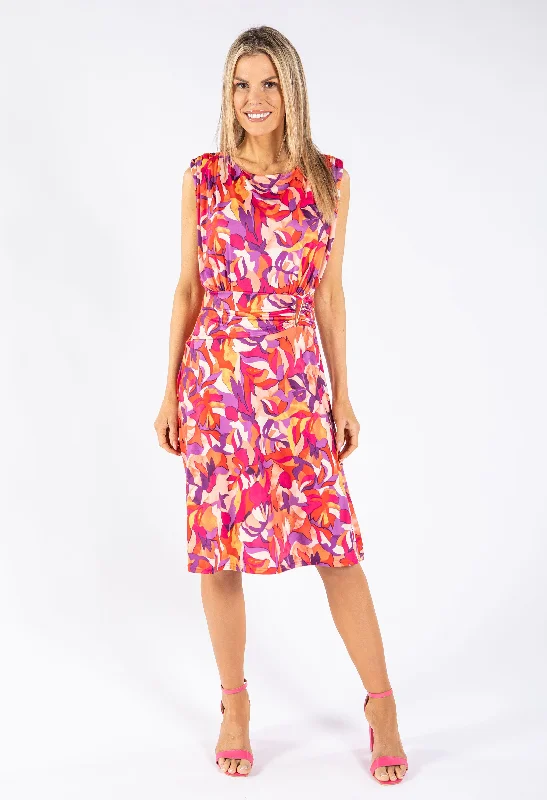  Polished Style DealsLeaf Print Sleeveless Dress