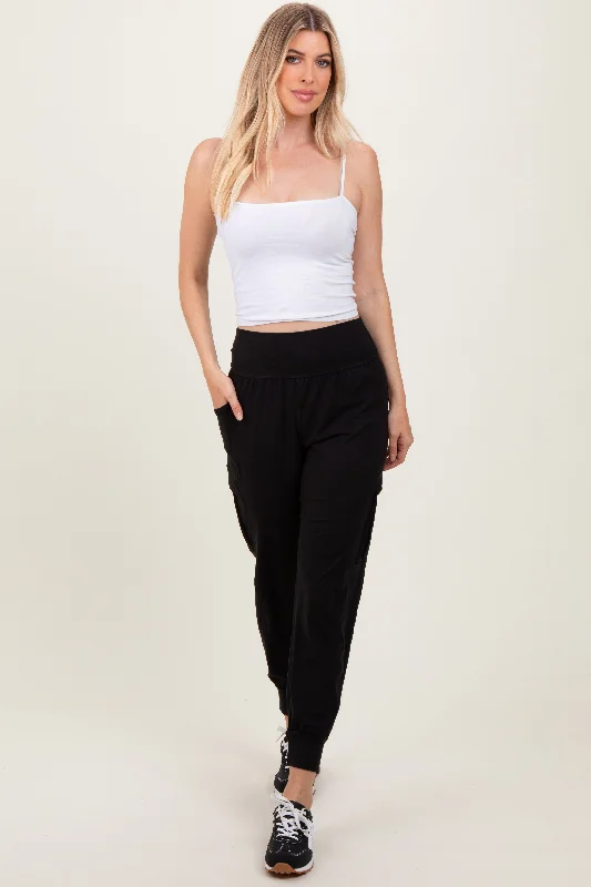  Women's Elegant GarmentsBlack Cargo Pocket Jogger Pants