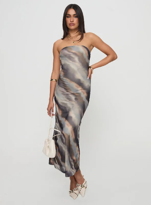  The Latest TrendsPinacle Strapless Maxi Dress Brown