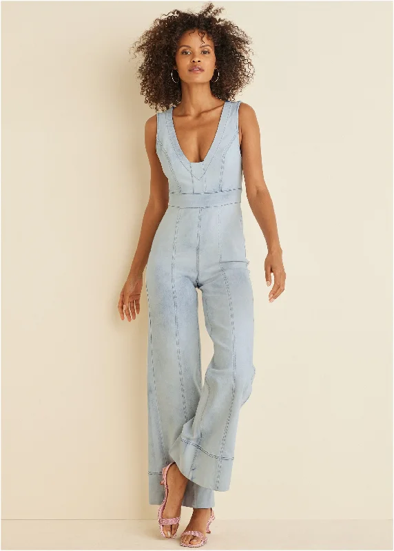  Women's Activewear GarmentsStretch Denim Jumpsuit - Light Wash