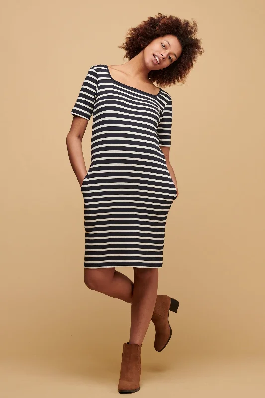  You'Ll Love Us BecauseWomen's Breton Square Neck Dress - Navy/Ecru