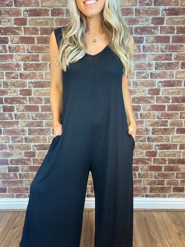  Women's Apparel And GarmentsSlinky Jumpsuit